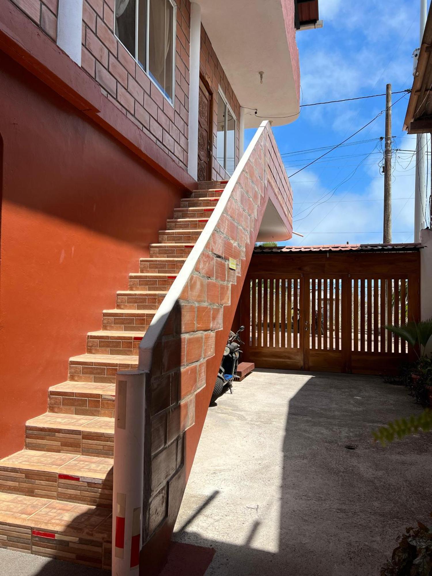 Hostal Cattleya 巴克里索莫雷诺港 外观 照片