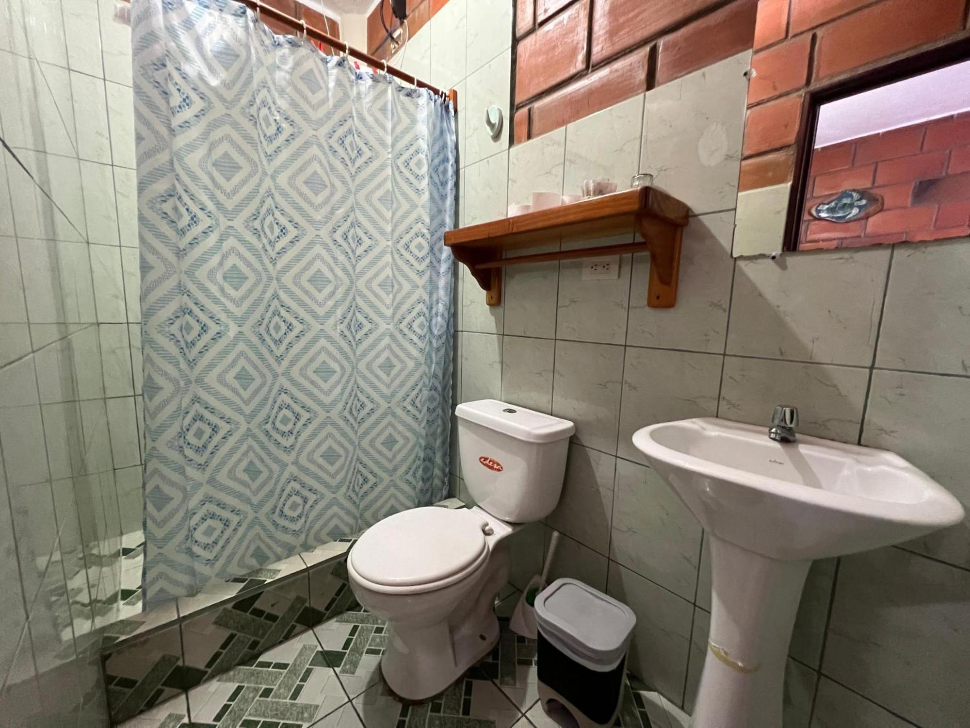 Hostal Cattleya 巴克里索莫雷诺港 客房 照片