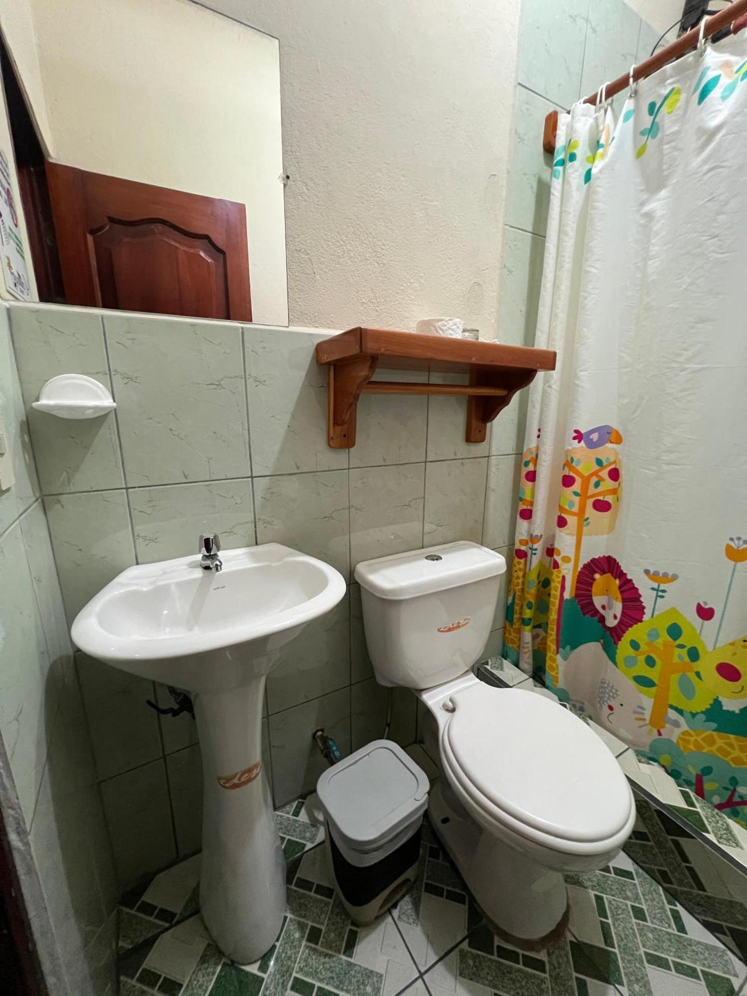 Hostal Cattleya 巴克里索莫雷诺港 客房 照片