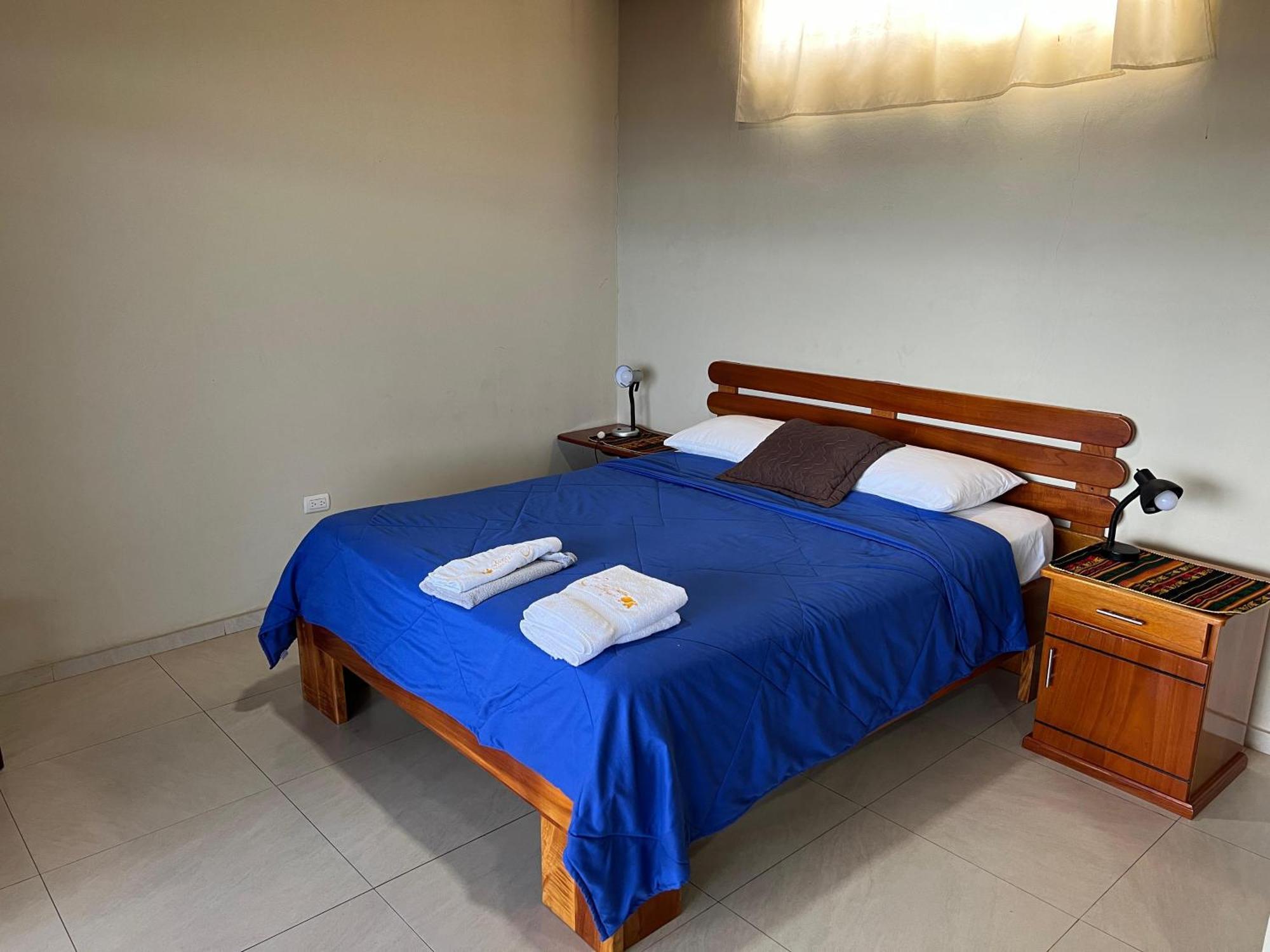 Hostal Cattleya 巴克里索莫雷诺港 外观 照片