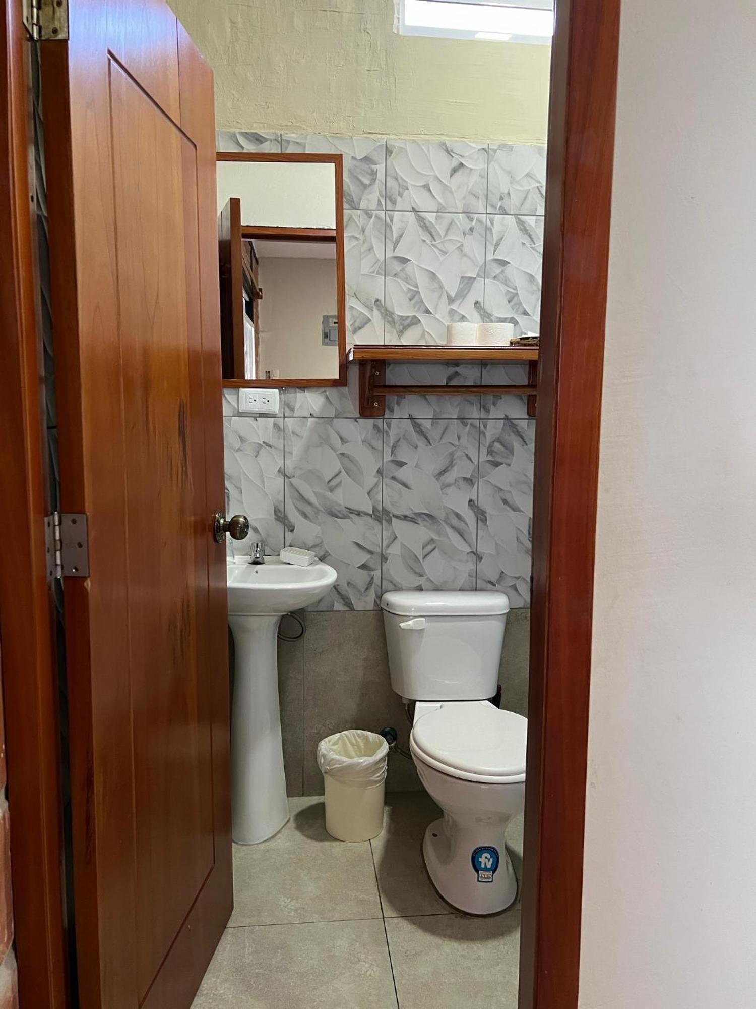 Hostal Cattleya 巴克里索莫雷诺港 外观 照片