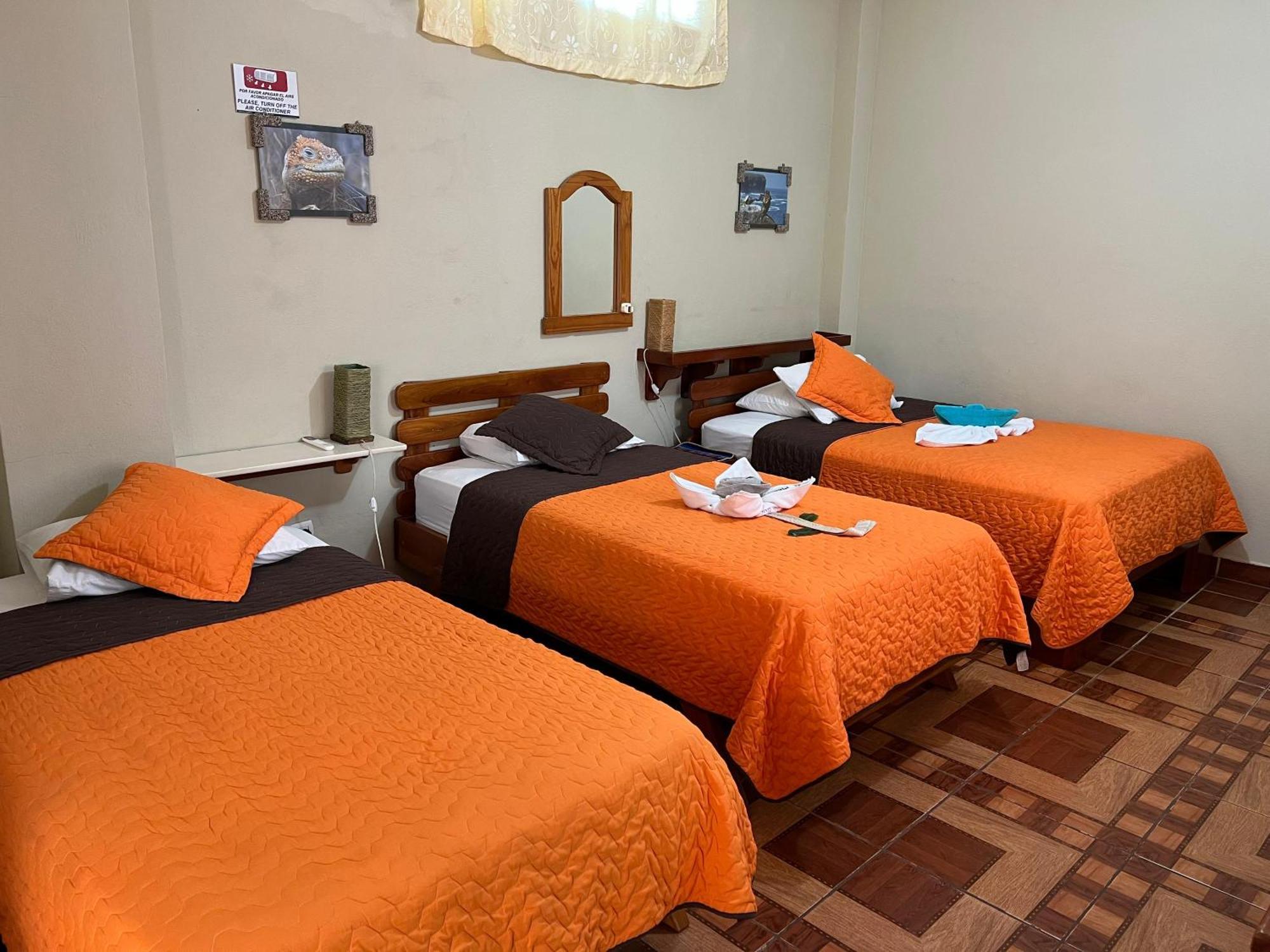 Hostal Cattleya 巴克里索莫雷诺港 外观 照片