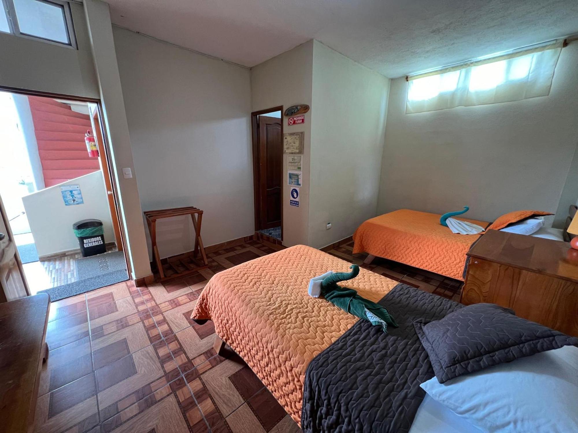 Hostal Cattleya 巴克里索莫雷诺港 外观 照片